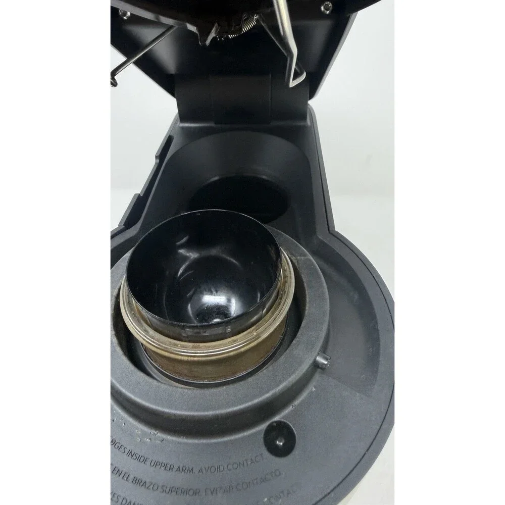Nespresso Vertuo Next DeLonghi Matte Black ENV120BMAE With Descaling Kit